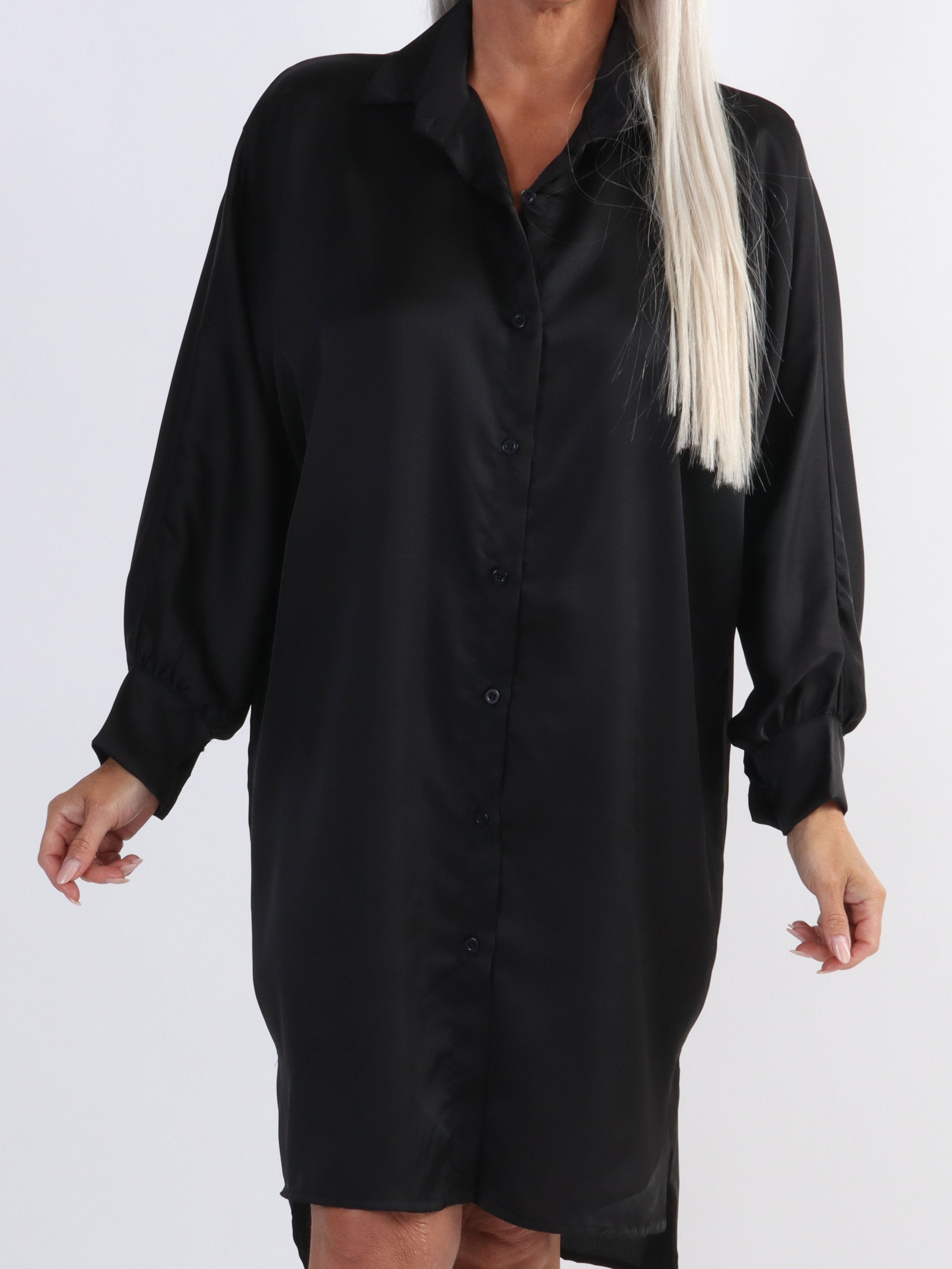 Hassel - Fin plus size skjortekjole i silkelook